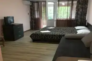 У реки, Дедеркой