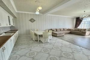 Роскошные трёхкомнатные апартаменты, Кисловодск