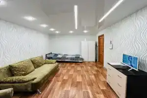 Уютная квартира, Реж