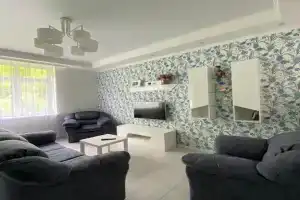 Большая квартира в тихом районе недалеко от моря