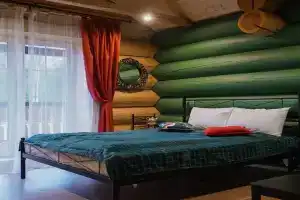 Коттедж Цветы в Подмосковье в окружении леса