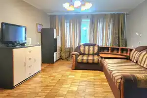 Квартиры посуточно на Советских Космонавтов 120, Архангельск