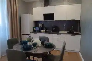 Уютная современная 2-комнатная квартира в тихом районе