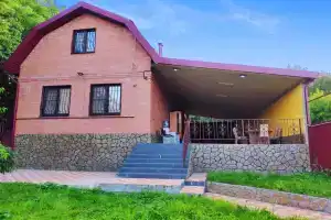 Двухэтажная дача с участком в СТ Учитель