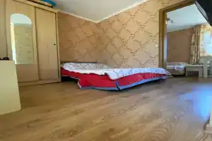 Дом в тихом месте у моря