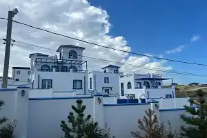 Вилла с бассейном, Су-Псех