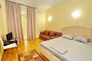 Четырёхместный номер с кухней, Ольгинка