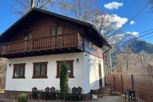 Шале с видом на горы и реку , Архыз