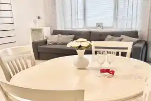 Современная светлая 2к квартира в самом центре (Площадь Победы)