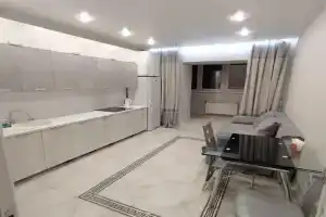 Свежая и красивая евродвушка в центре