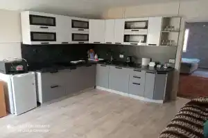 Семейный отдых  на окраине соснового леса, Манжерок