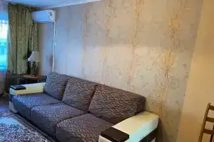 Квартиры посуточно на набережной Адмирала Трибуца 49, Калининград