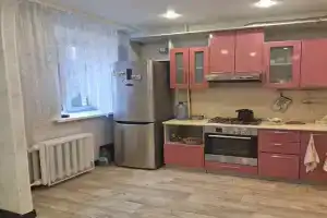 В квартире уютно тепло чисто, Владимир