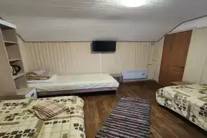 Комната, Листвянка