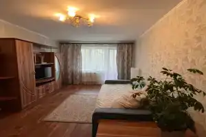 Уютная квартира, 3 спальных места, отличное расположение, тихий двор, Сланцы
