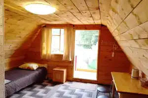 Трёхместный номер эконом, Иогач