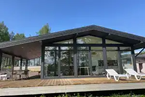 Дом у озера