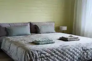 Дом с панорамными окнами в стиле Barn House