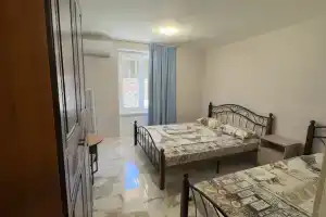 Трёхместный 3, Адлер