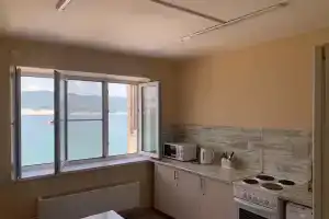 Комната с видом на море в 4-комнатной квартире