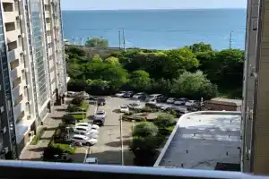 Двухкомнатная с балконом и видом на море, Сочи