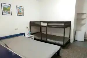 Комнаты в квартире на берегу моря.