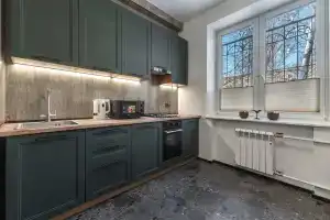 2-комнатная квартира на 1 этаже рядом с ФМБЦ им. А.И. Бурназяна, Москва