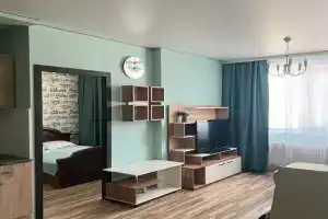 Уютная квартира в центре города с видом на озеро и горы