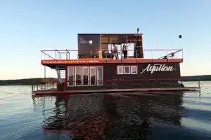 Дом-корабль с баней на Минском море в Минской области