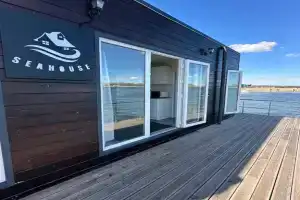 Дом на воде с баней, Ждановичи