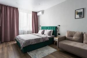 1-комнатная квартира 39 м² с кондиционером до 4 гостей, Новосибирск