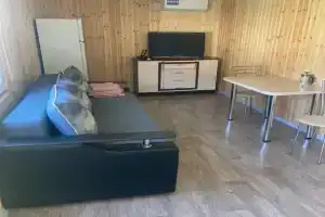 Дом на берегу реки, Каневская
