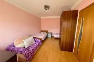 Трёхместный номер стандарт, Амзара