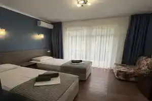 Трёхместный номер комфорт, Лазаревское