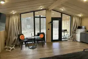 Уютный отдельный дом с большой террасой на ферме, Вырица