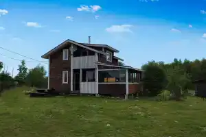 Коттедж Хонга ранда у озера с пляжем