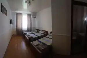 Трёхместный номер полулюкс, Геленджик