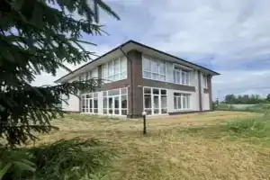 Красивый новый коттедж в 10 км от города