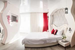 Студия, Орел