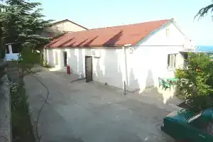 Розовая вилла