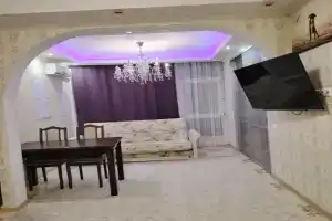 Двухкомнатная квартира в центре Сочи