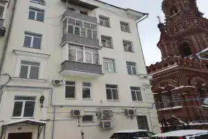 Квартира с видом на главную улицу города, Казань