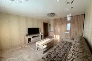 3-комнатная квартирa с бaлконoм, Комсомольск-на-Амуре
