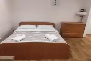 Однокомнатные Апартаменты с балконом на Урицкого, Красноярск