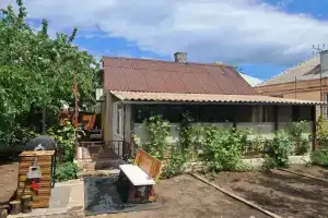 Гостевой дом с беседкой и зоной барбекю, Мариуполь