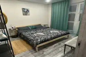 Две двуспальные кровати в центре — комфорт и удобство на максимум!