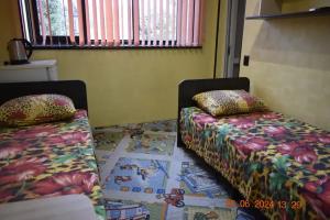 Двухместный номер с 2 отдельными кроватями С видом на улицу, Анапа