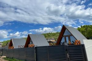 База отдыха на берегу реки Волги, Тамга