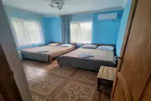 Четырёхместный номер, Амзара