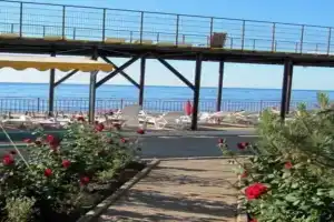 Апартаменты с видом на море, Семидворье